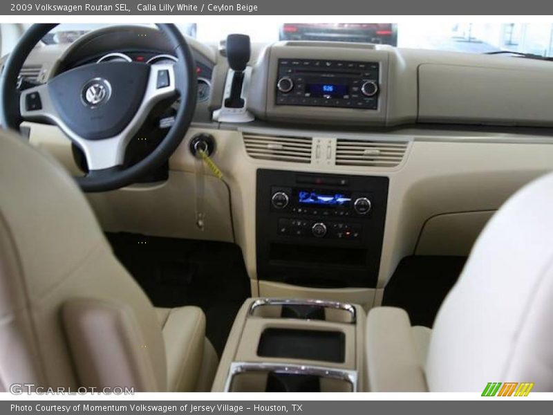 Calla Lilly White / Ceylon Beige 2009 Volkswagen Routan SEL