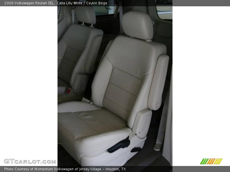 Calla Lilly White / Ceylon Beige 2009 Volkswagen Routan SEL