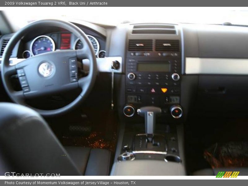 Black Uni / Anthracite 2009 Volkswagen Touareg 2 VR6