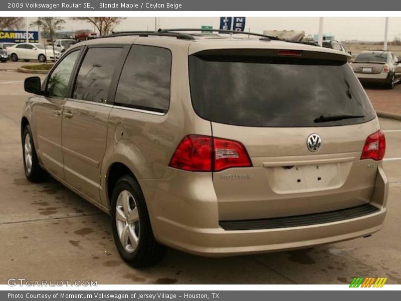 Blonde Maple / Ceylon Beige 2009 Volkswagen Routan SEL