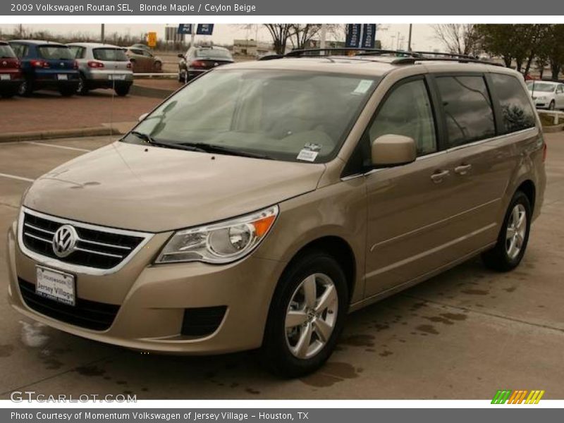 Blonde Maple / Ceylon Beige 2009 Volkswagen Routan SEL