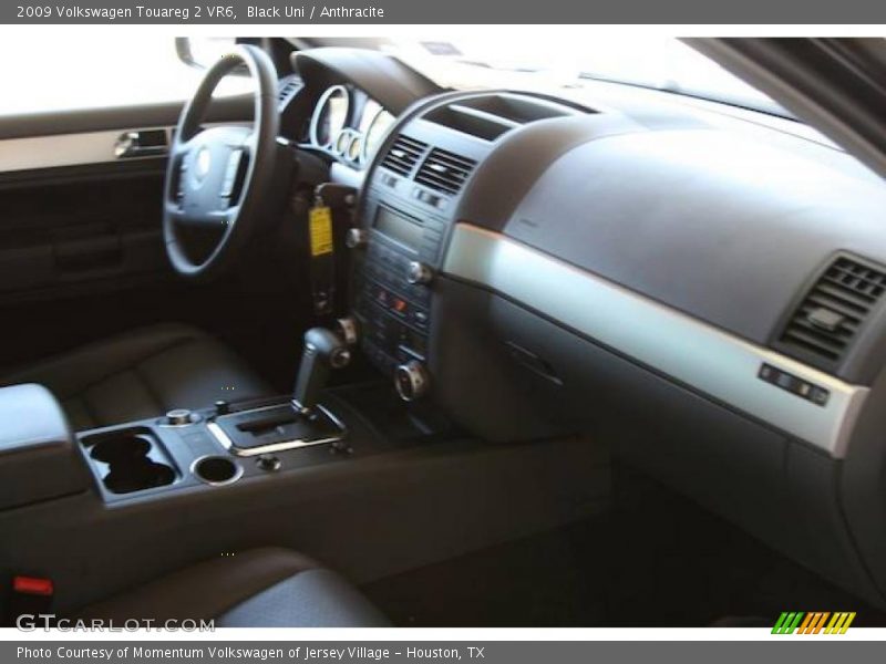 Black Uni / Anthracite 2009 Volkswagen Touareg 2 VR6