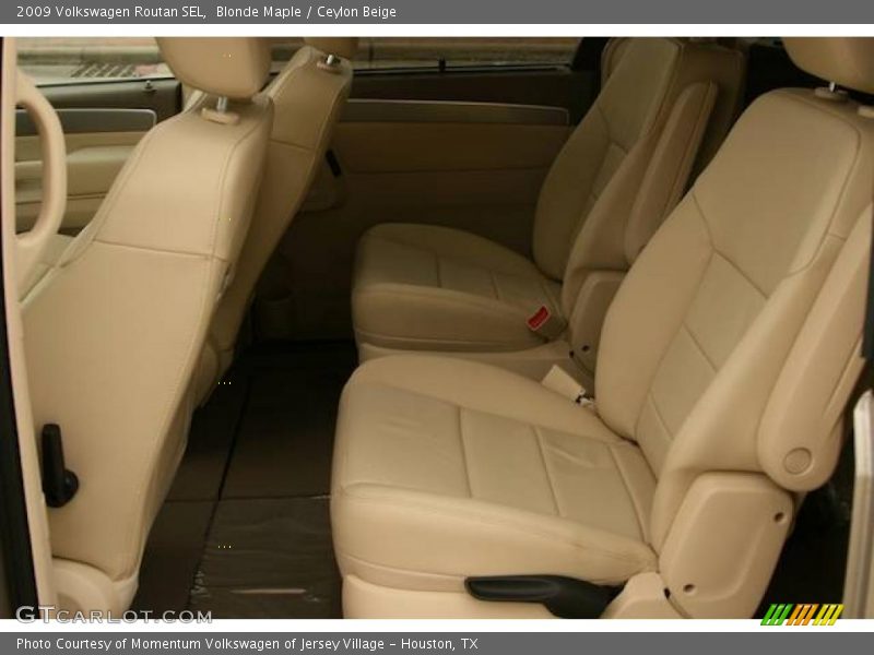 Blonde Maple / Ceylon Beige 2009 Volkswagen Routan SEL
