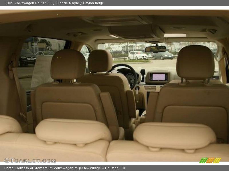 Blonde Maple / Ceylon Beige 2009 Volkswagen Routan SEL