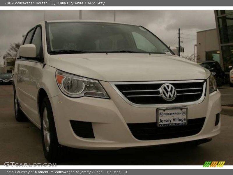 Calla Lilly White / Aero Grey 2009 Volkswagen Routan SEL