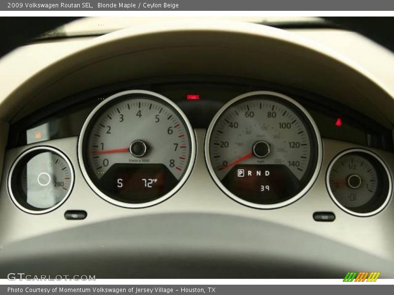 Blonde Maple / Ceylon Beige 2009 Volkswagen Routan SEL