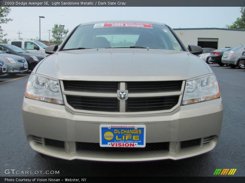 Light Sandstone Metallic / Dark Slate Gray 2009 Dodge Avenger SE