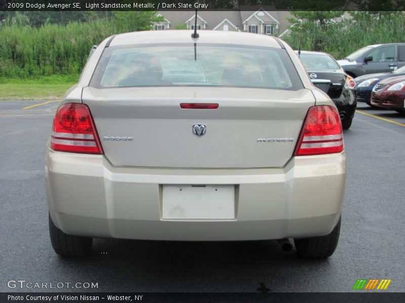 Light Sandstone Metallic / Dark Slate Gray 2009 Dodge Avenger SE