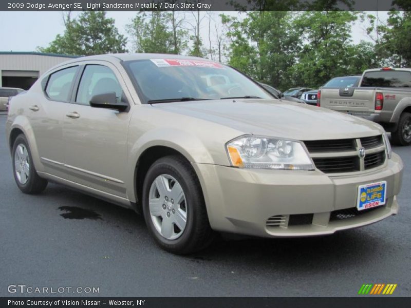 Light Sandstone Metallic / Dark Slate Gray 2009 Dodge Avenger SE