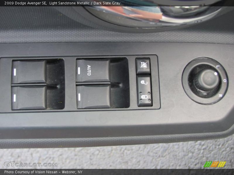 Light Sandstone Metallic / Dark Slate Gray 2009 Dodge Avenger SE