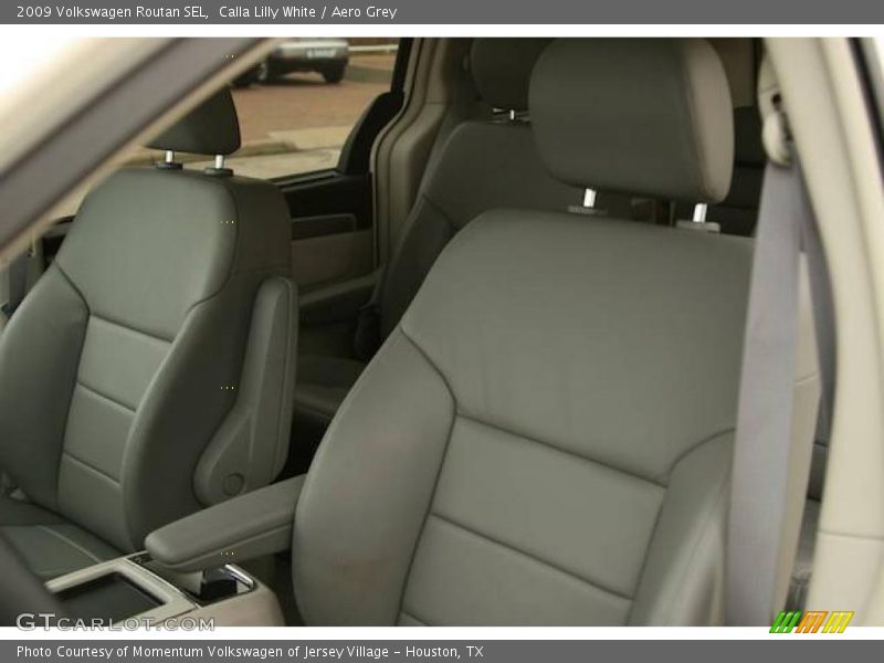 Calla Lilly White / Aero Grey 2009 Volkswagen Routan SEL