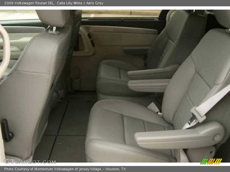 Calla Lilly White / Aero Grey 2009 Volkswagen Routan SEL