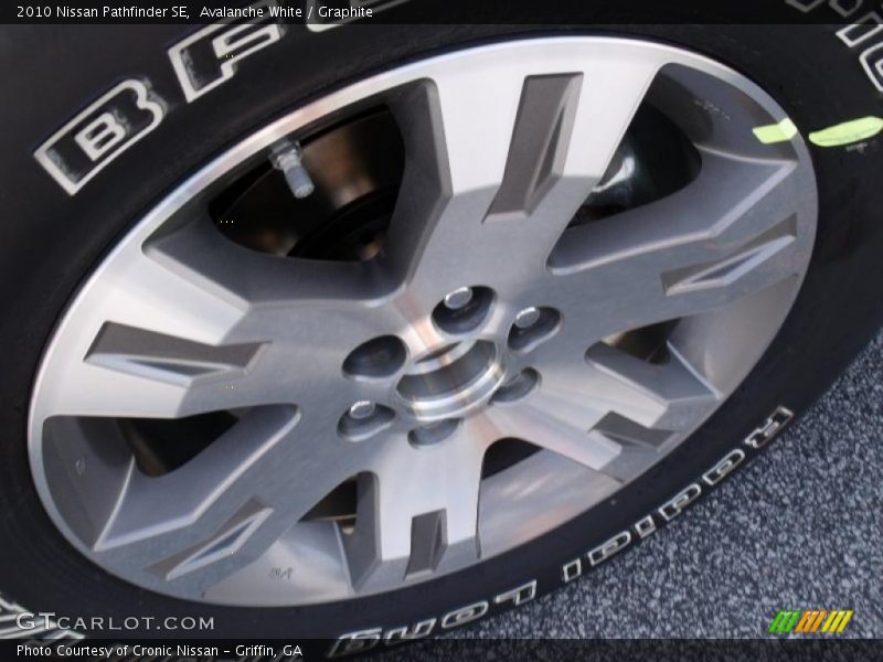 Avalanche White / Graphite 2010 Nissan Pathfinder SE