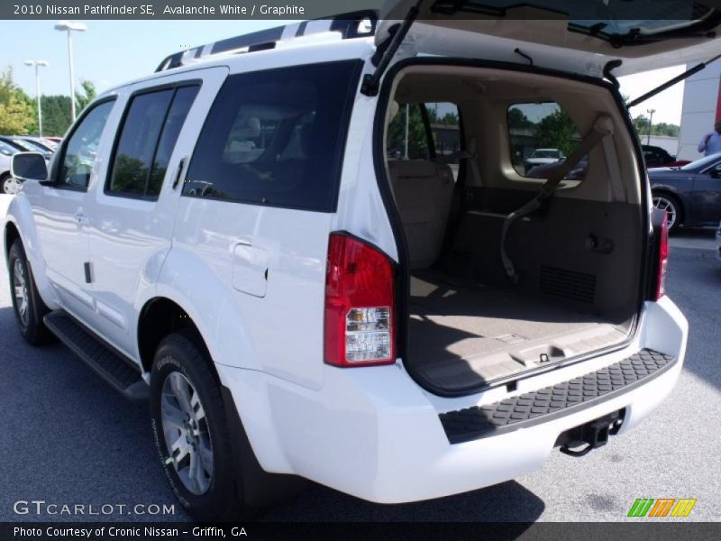 Avalanche White / Graphite 2010 Nissan Pathfinder SE