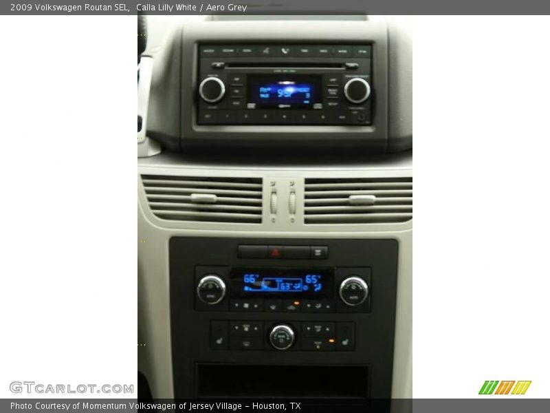Calla Lilly White / Aero Grey 2009 Volkswagen Routan SEL