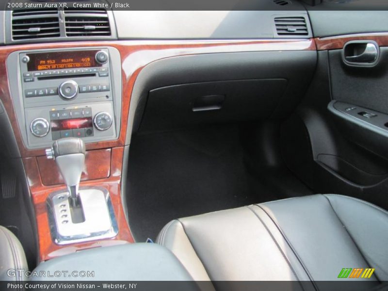 Cream White / Black 2008 Saturn Aura XR