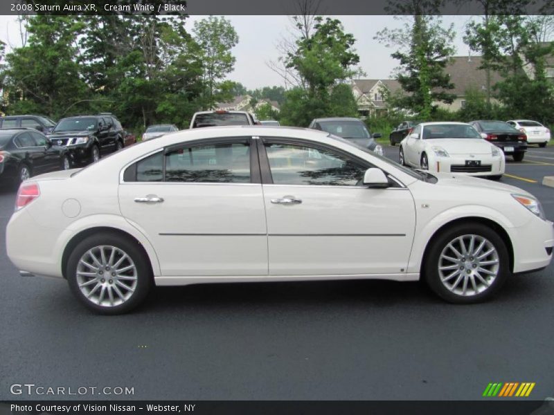 Cream White / Black 2008 Saturn Aura XR
