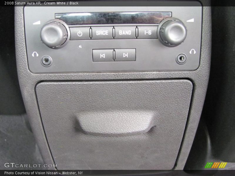 Cream White / Black 2008 Saturn Aura XR