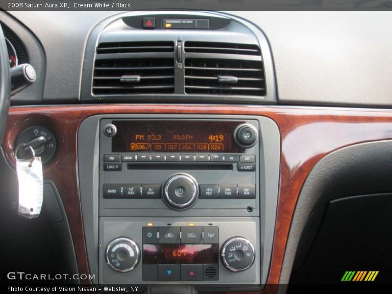 Cream White / Black 2008 Saturn Aura XR