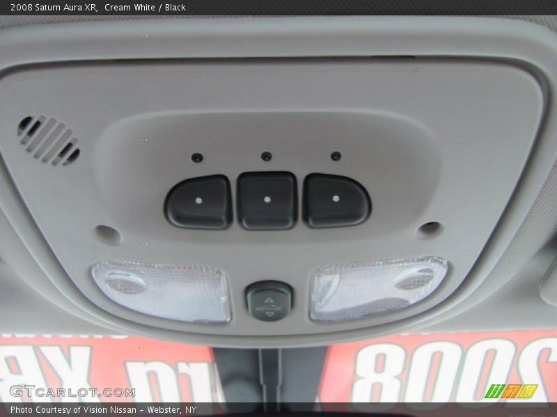 Cream White / Black 2008 Saturn Aura XR