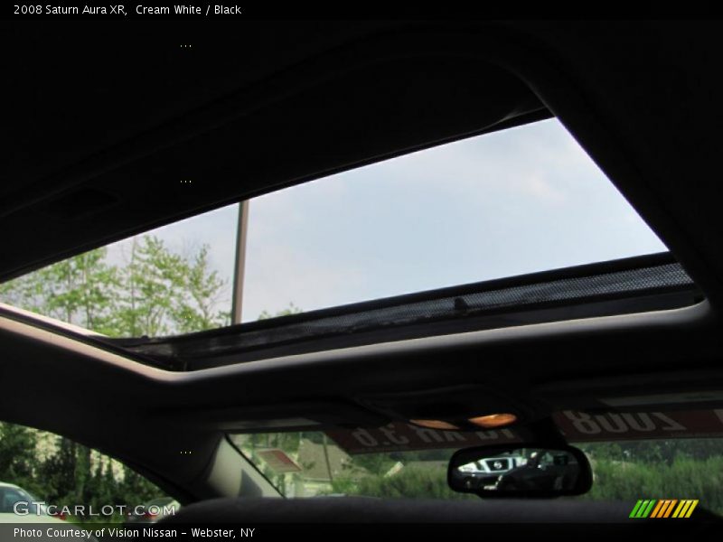 Cream White / Black 2008 Saturn Aura XR