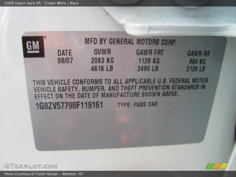 Cream White / Black 2008 Saturn Aura XR