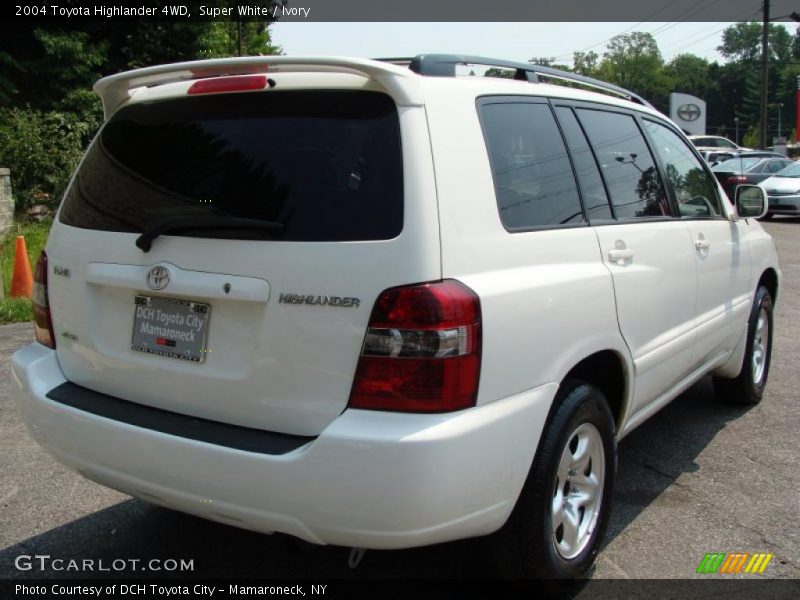 Super White / Ivory 2004 Toyota Highlander 4WD