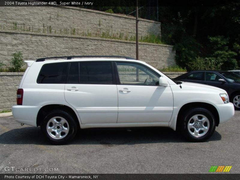 Super White / Ivory 2004 Toyota Highlander 4WD