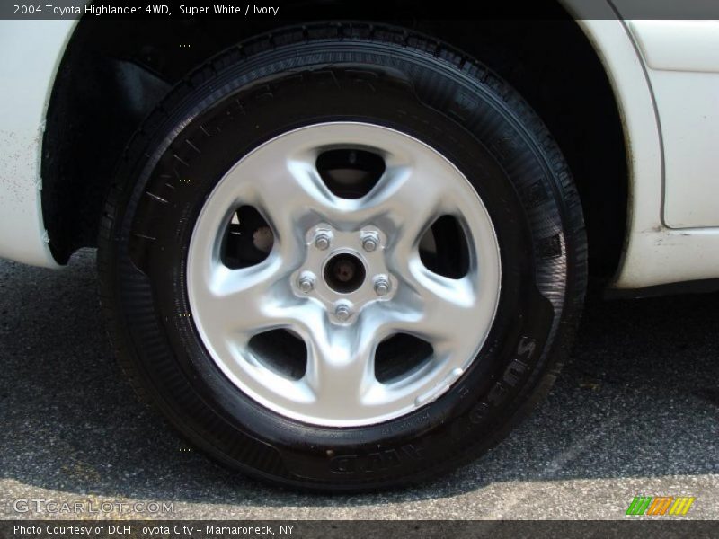Super White / Ivory 2004 Toyota Highlander 4WD