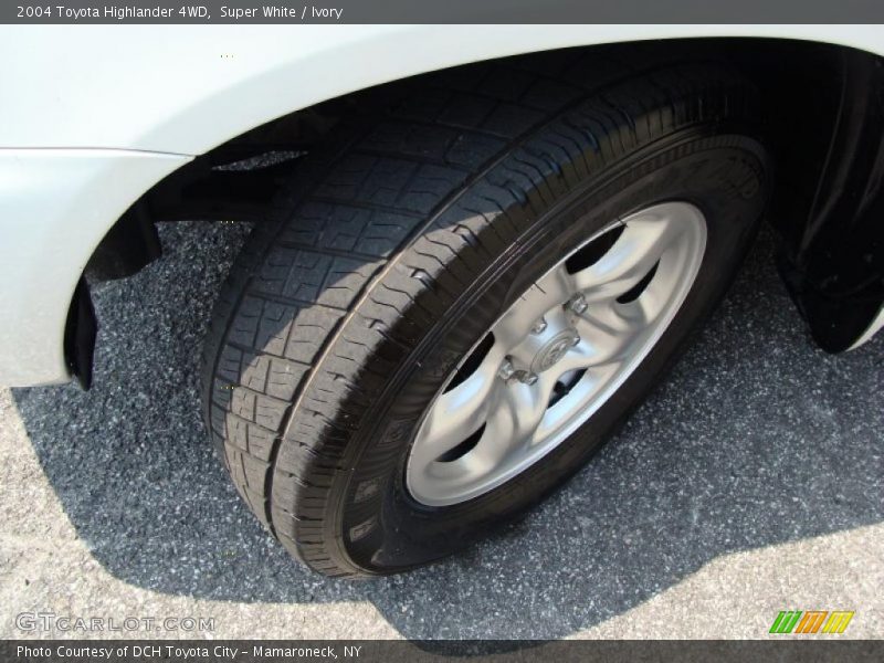 Super White / Ivory 2004 Toyota Highlander 4WD