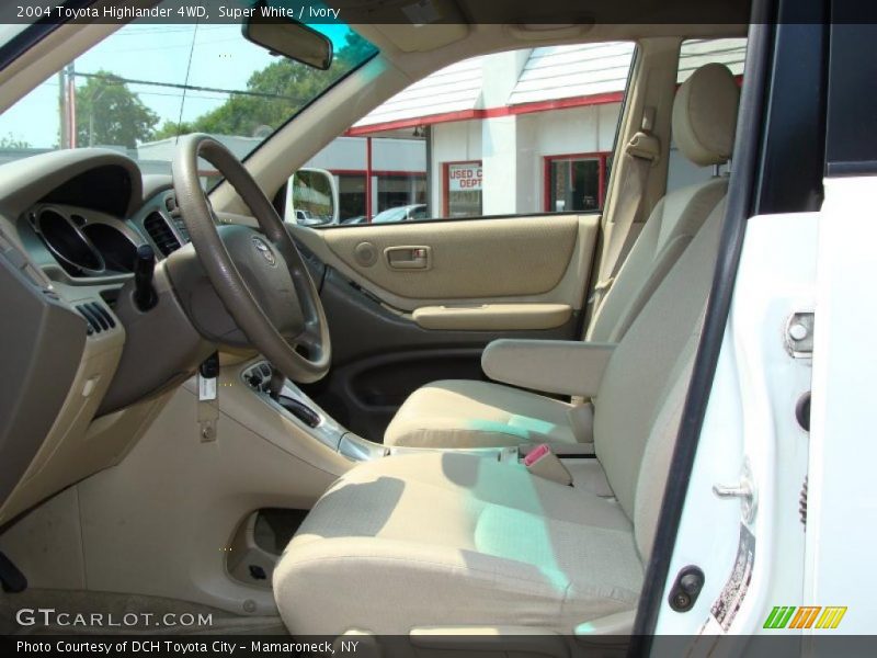 Super White / Ivory 2004 Toyota Highlander 4WD