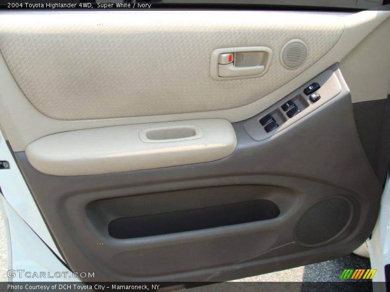Super White / Ivory 2004 Toyota Highlander 4WD