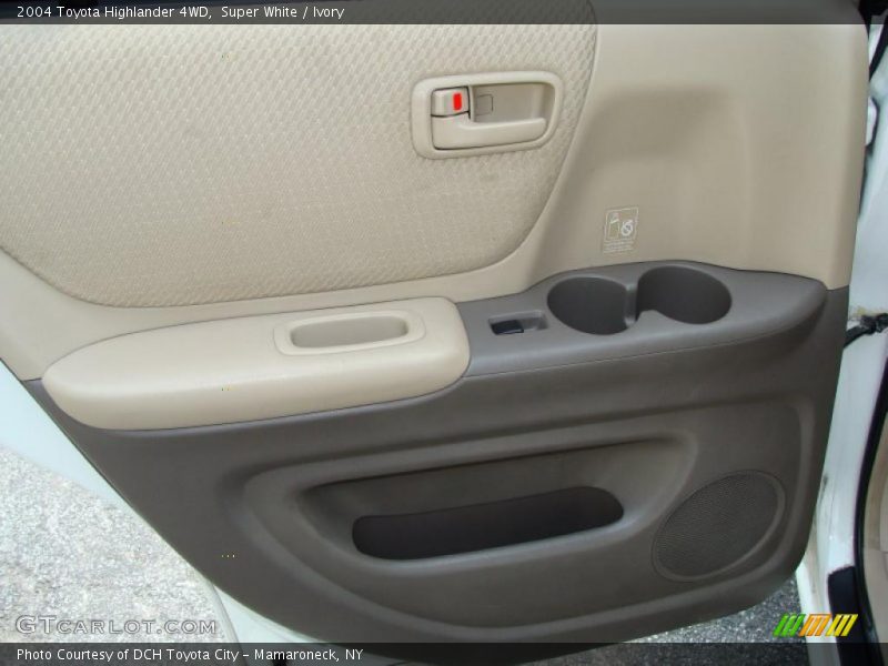 Super White / Ivory 2004 Toyota Highlander 4WD