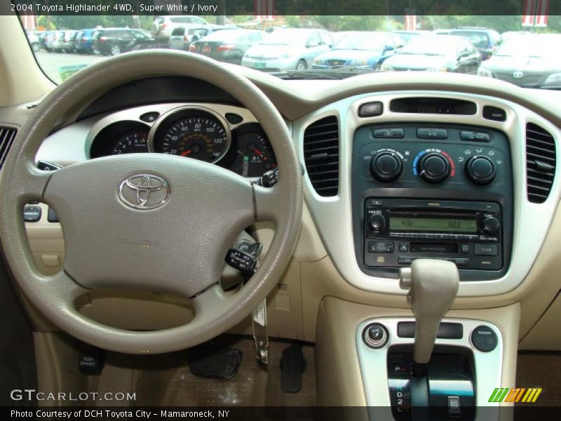 Super White / Ivory 2004 Toyota Highlander 4WD