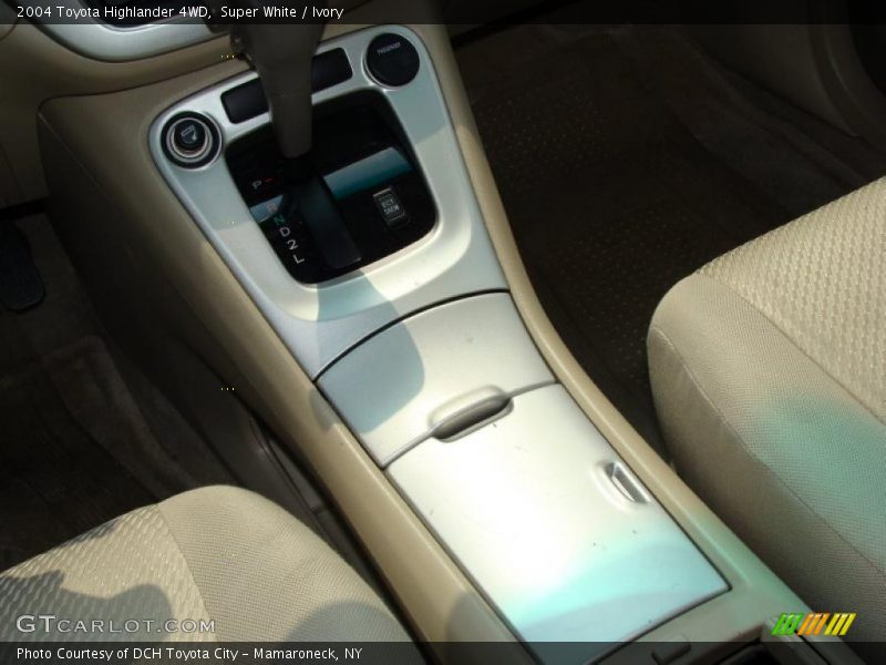 Super White / Ivory 2004 Toyota Highlander 4WD