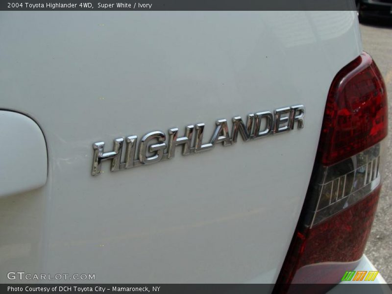 Super White / Ivory 2004 Toyota Highlander 4WD