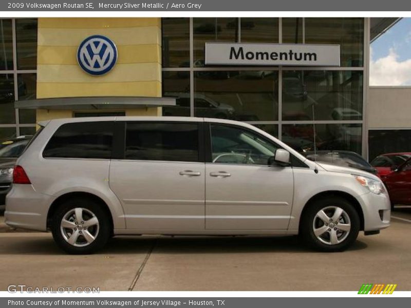 Mercury Sliver Metallic / Aero Grey 2009 Volkswagen Routan SE