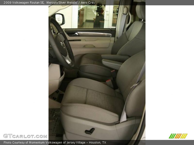 Mercury Sliver Metallic / Aero Grey 2009 Volkswagen Routan SE