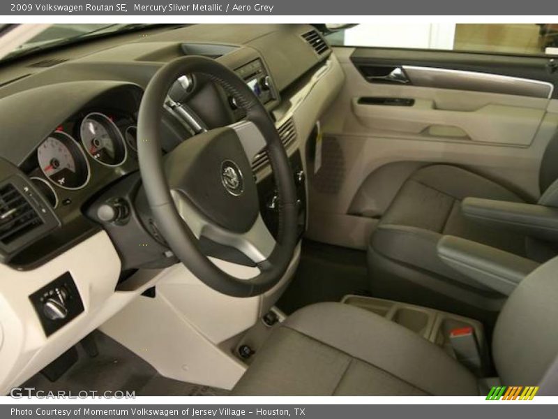 Mercury Sliver Metallic / Aero Grey 2009 Volkswagen Routan SE