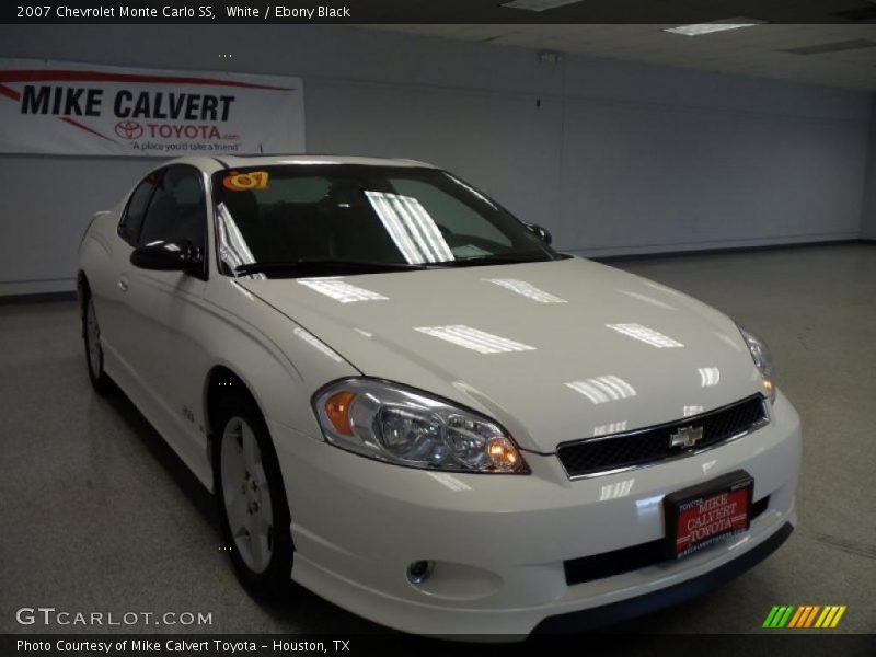 White / Ebony Black 2007 Chevrolet Monte Carlo SS