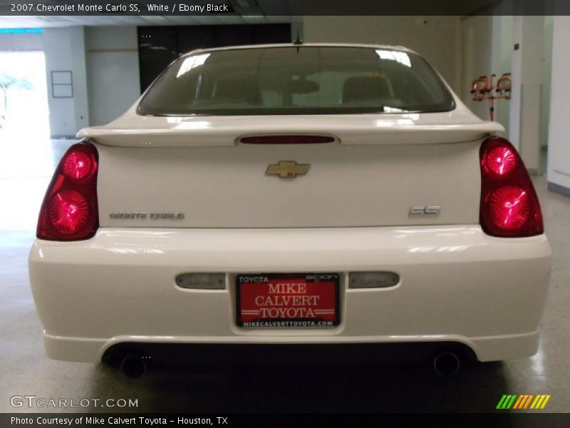 White / Ebony Black 2007 Chevrolet Monte Carlo SS
