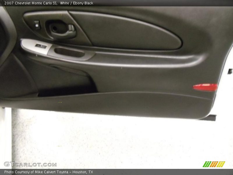 White / Ebony Black 2007 Chevrolet Monte Carlo SS