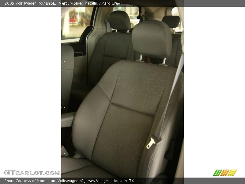 Mercury Sliver Metallic / Aero Grey 2009 Volkswagen Routan SE