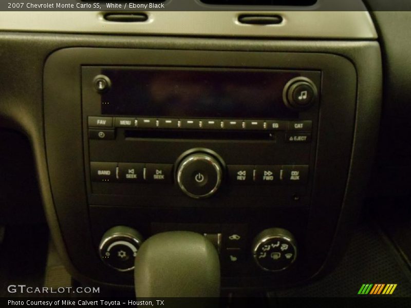 White / Ebony Black 2007 Chevrolet Monte Carlo SS