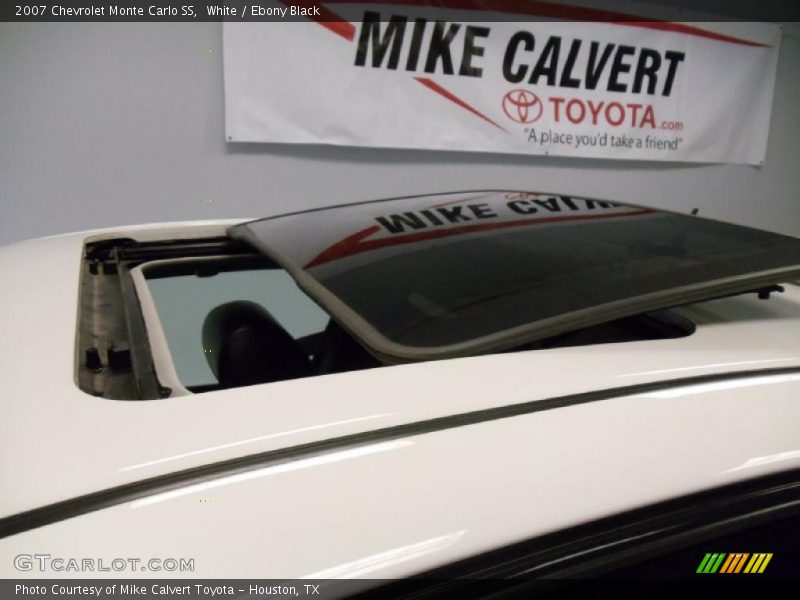 White / Ebony Black 2007 Chevrolet Monte Carlo SS