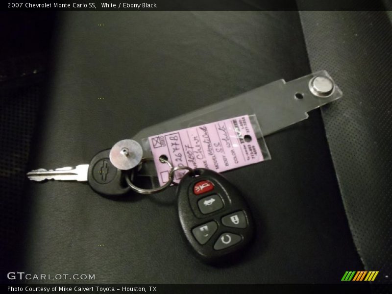 White / Ebony Black 2007 Chevrolet Monte Carlo SS