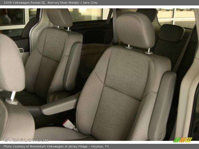 Mercury Sliver Metallic / Aero Grey 2009 Volkswagen Routan SE