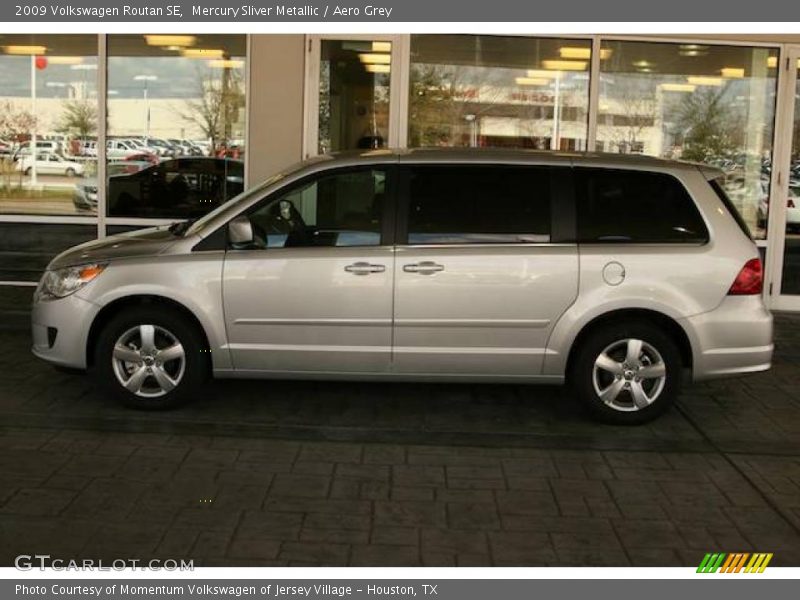 Mercury Sliver Metallic / Aero Grey 2009 Volkswagen Routan SE