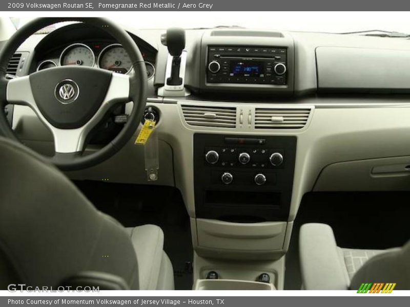 Pomegranate Red Metallic / Aero Grey 2009 Volkswagen Routan SE