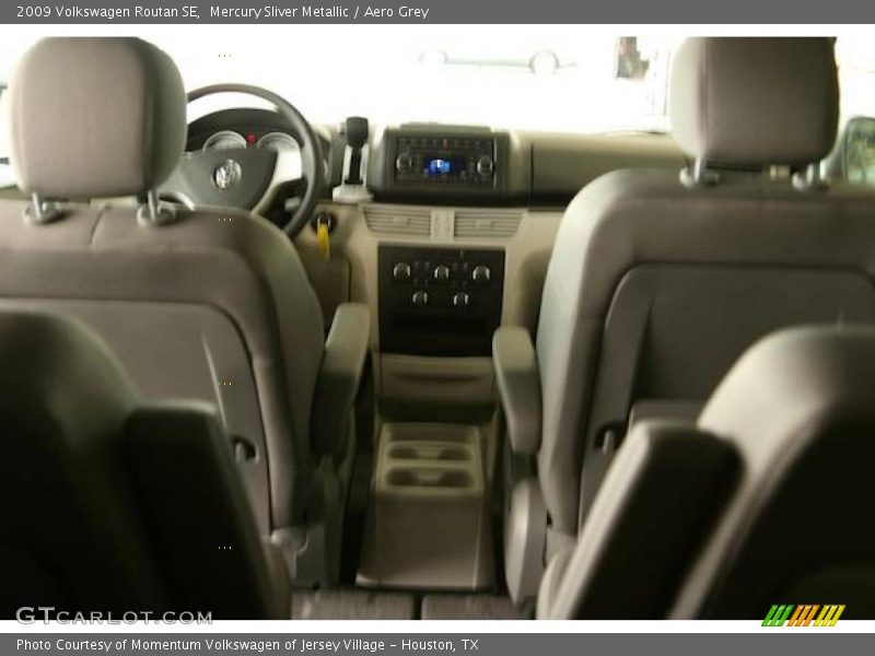 Mercury Sliver Metallic / Aero Grey 2009 Volkswagen Routan SE